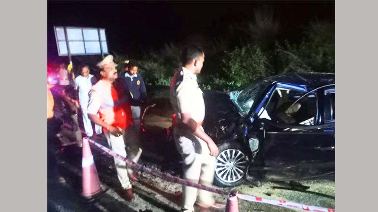 Karnataka: Six killed, two injured in head-on collision in Tumakuru