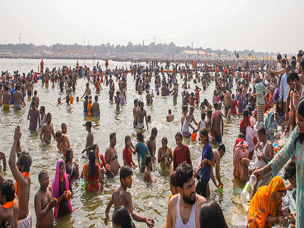 Maha Kumbh: Devotees flock to Triveni Sangam ahead of Mahashivratri