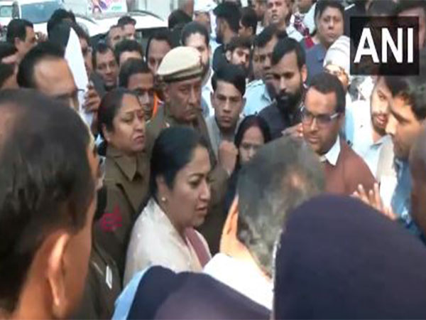 Delhi govt to open Janaushadhi Kendras near hospitals, says CM Rekha Gupta