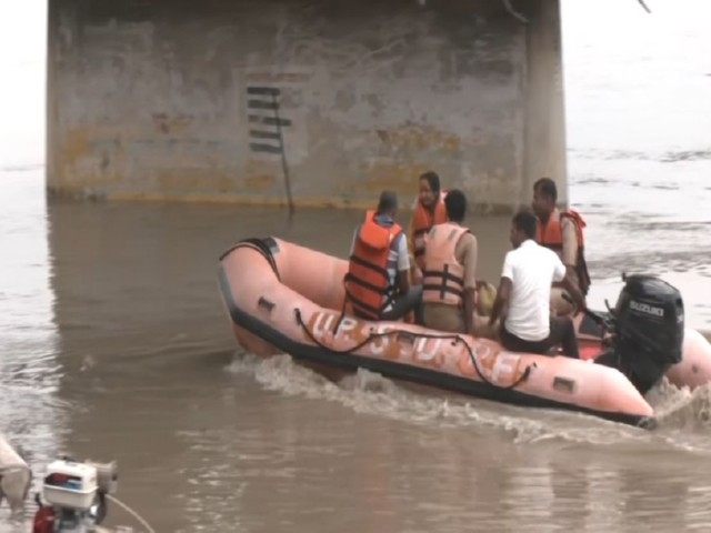 Ayodhya: Saryu River level above danger mark amid continuous rainfall