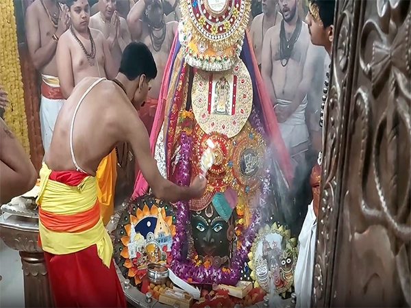 Ujjain: Rakhi offered to Baba Mahakal along with Mahabhog of 1.25 Lakh laddu