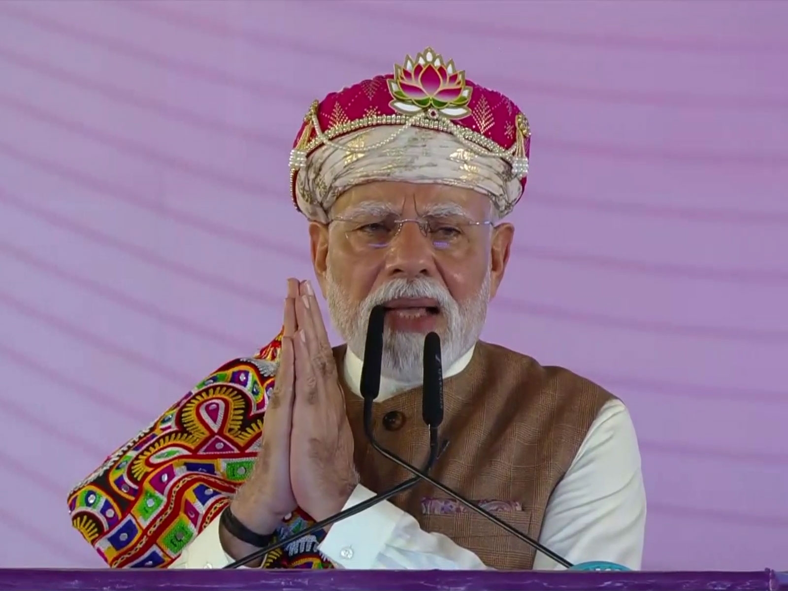PM Modi inaugurates PM Mitra Park in MP, hails legacy of Maheshwari sarees