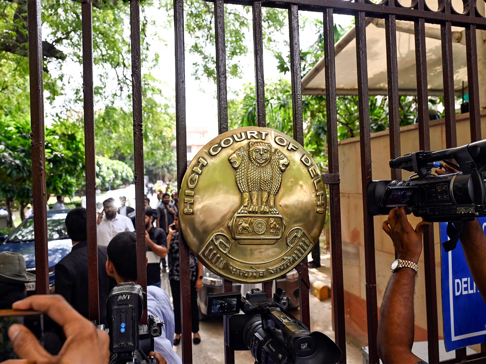 Delhi HC permits 17-year-old minor to donate part of liver to save father's life, directs ILBS to ensure safety protocols