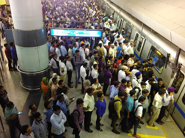 Metro_crowd_Saumya Khandelwal/Hindustan Times via Getty Images