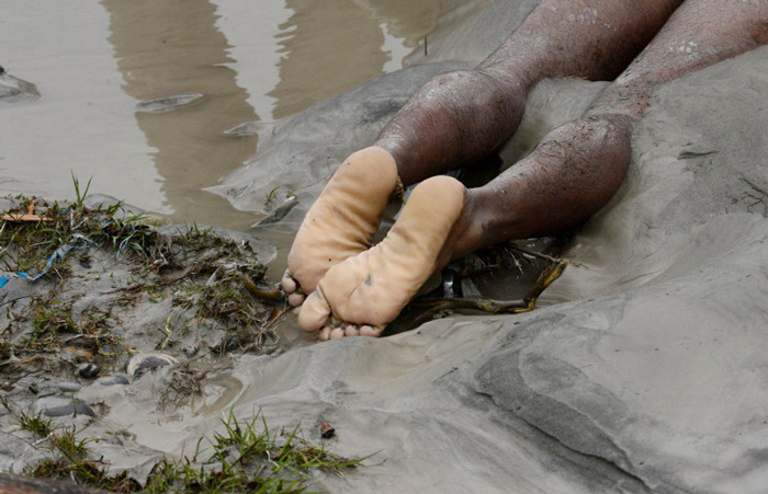 Floods explained Embed 2: AFP PHOTO/ Tauseef MUSTAFA