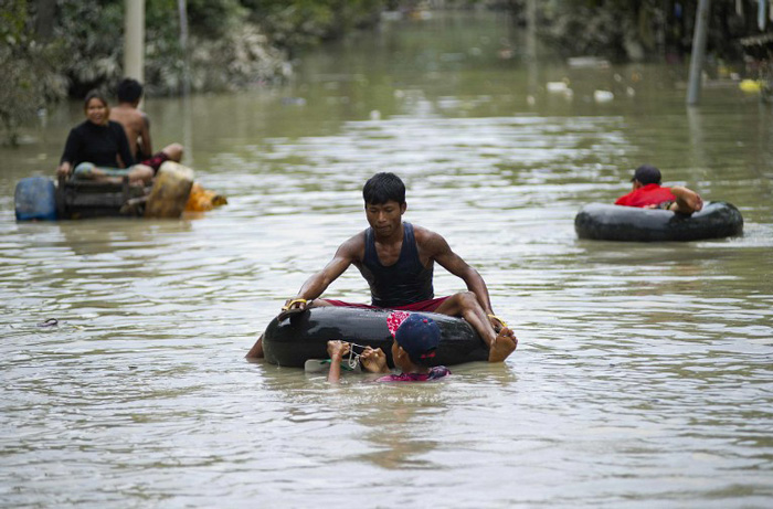 10-Myanmar_Floods_AFP PHOTO / Ye Aung THU