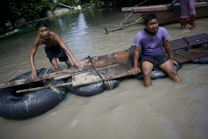 8-Myanmar_Floods_AFP PHOTO / Ye Aung THU