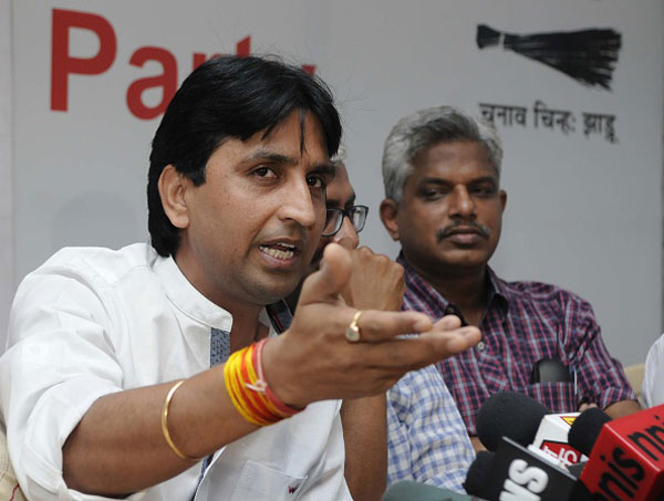 Kumar_Vishwas_Sonu Mehta/Hindustan Times via Getty Images