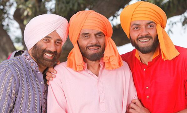 Dharmendra-Sunny Deol-Bobby Deol/ File photo