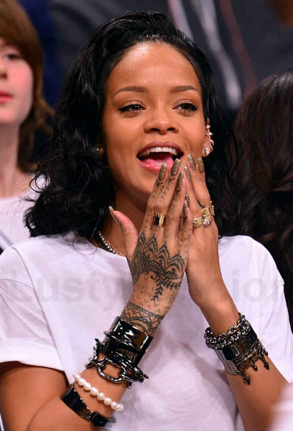 In pics Rihanna's all of the 20 tattoos Catch News