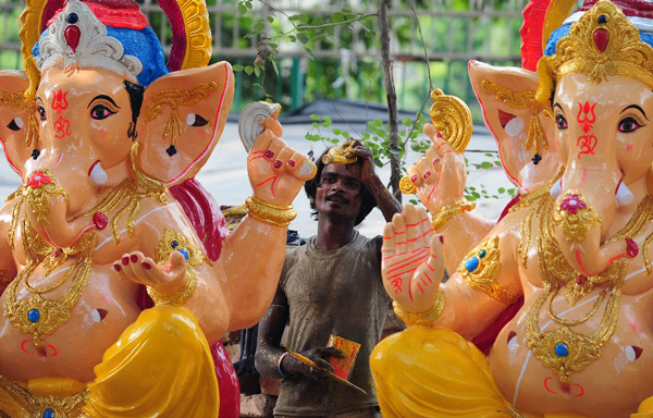 Ganesha 3/Live/AFP PHOTO/ SANJAY KANOJIA