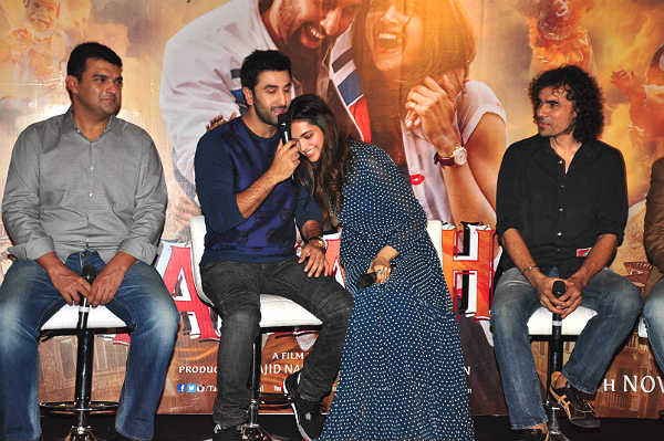 Deepika-Ranbir-Tamasha-trailer-launch3