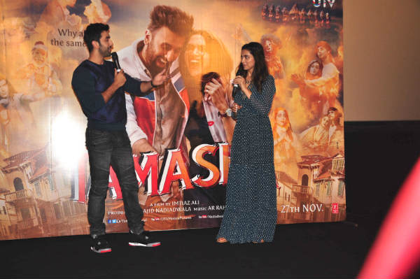 Deepika-Ranbir-Tamasha-trailer-launch4