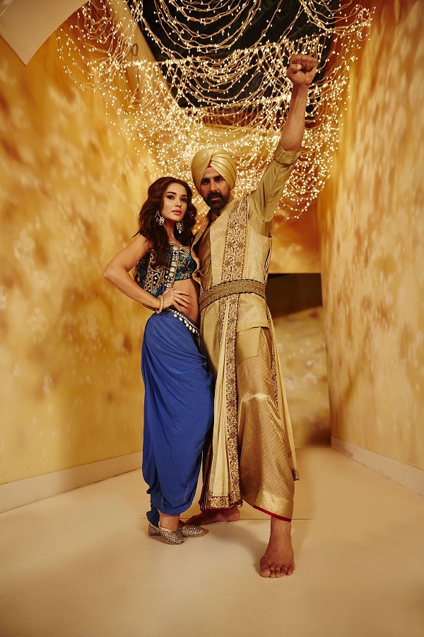 Akshay Kumar and Amy Jackson In Singh Is Bliing