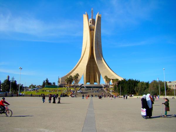 Makam_El _Chahid _(Alger)_bigbadi_flickr.jpg