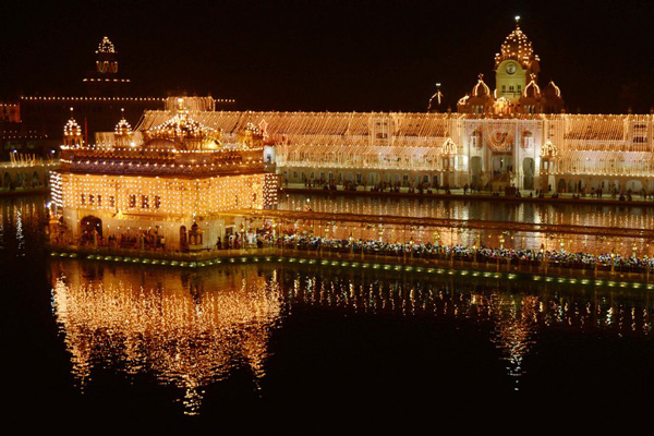 Golden Temple on Diwali/live/file