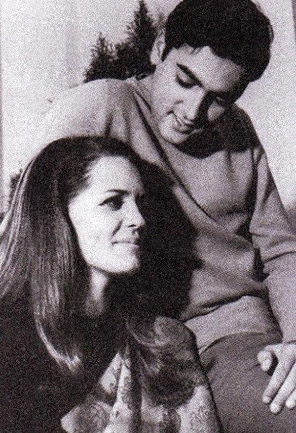 sonia-rajiv-gandhi-couple . file photo