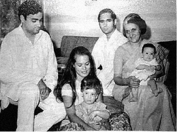 Sonia-Gandhi-Rajiv-Gandhi-family . File photo