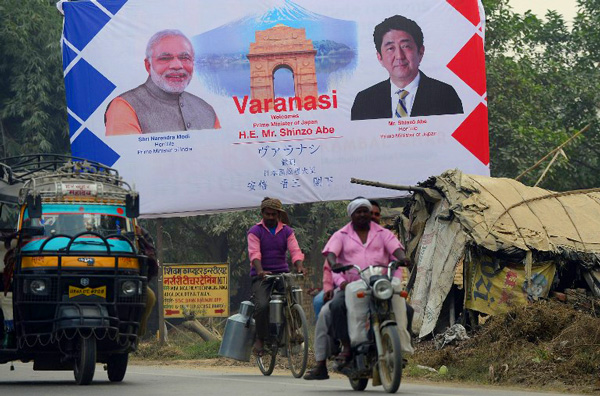 Modi Abe Varanasi aarti Prakash Singh AFP embed 2