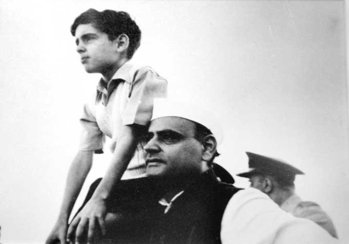 Young-snajay-gandhi-with-feroze-gandhi . Mid-day