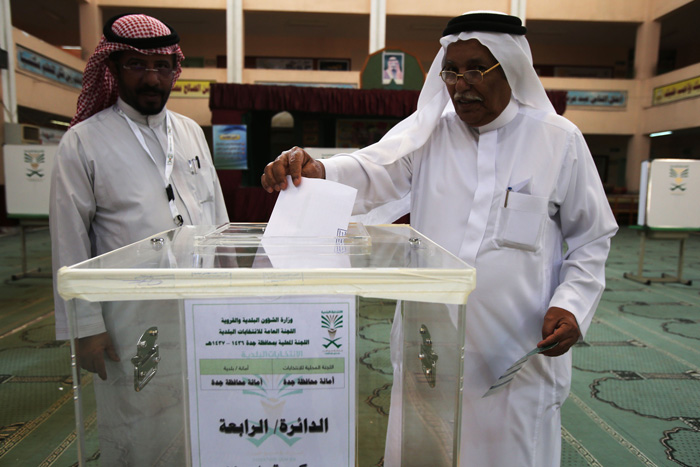 Saudi-Arabia-men-voting . Getty Images