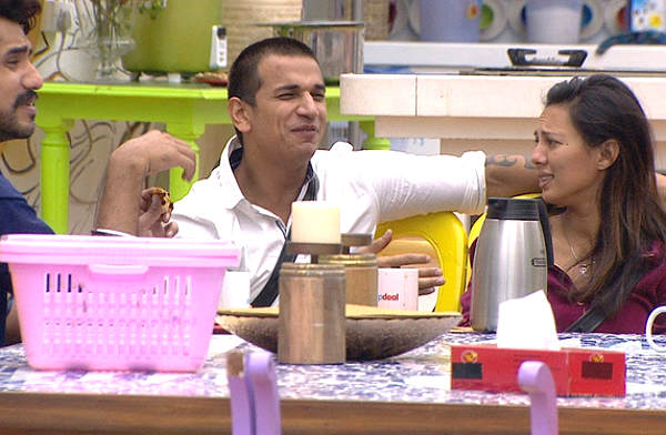 Bigg Boss 9, Episode 82 – Awards Of The Year - DesiMartini