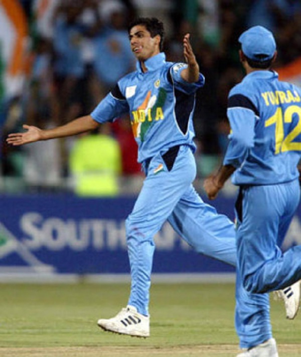 ashish-nehra-yuvraj-singh-2003-worldcup . Photo: Reuters