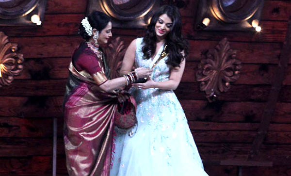 Aishwarya-Rai-Rekha-Stardust-Awards-twitter-600