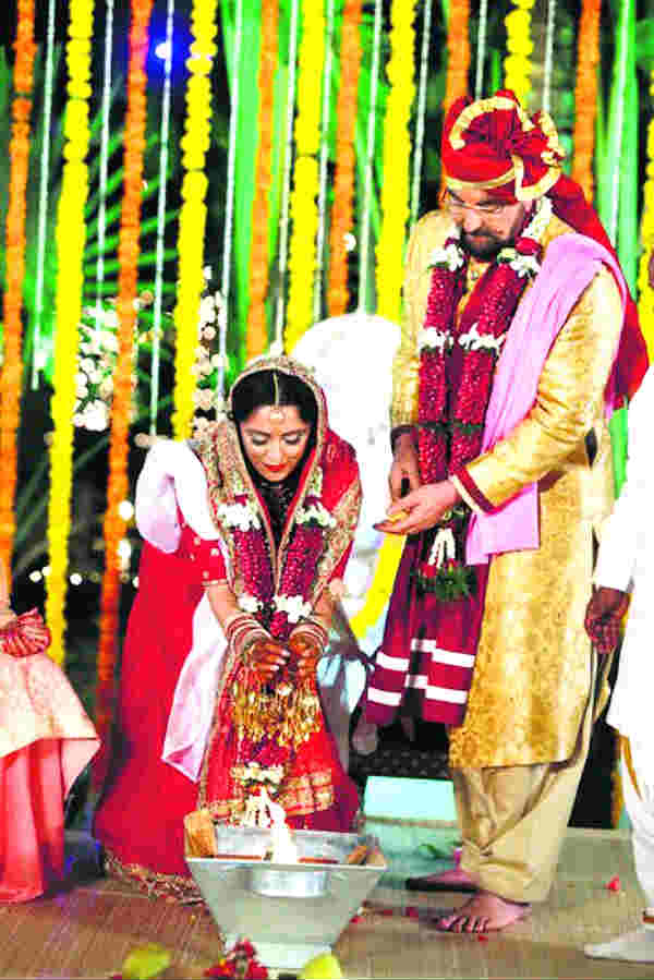 Kabir-Bedi-Parveen-Dusanj-wedding-pics-Twitter1