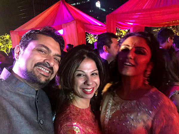 Kabir-Bedi-Parveen-Dusanj-wedding-pics-Twitter3