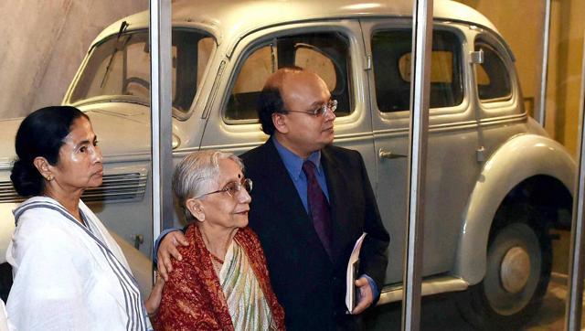 Mamta Banerji with Netaji family
