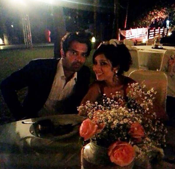 Sanaya-Irani-Mohit-Sehgal-wedding17-Instagram/ Twitter-600