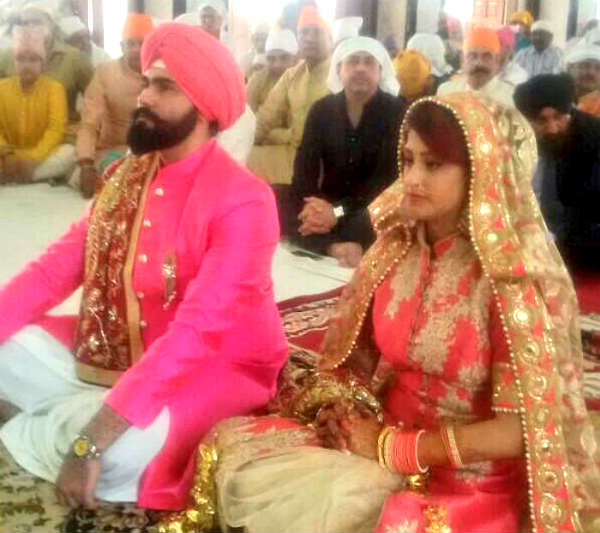 Aarya-Babbar-wedding-Twitter10-600