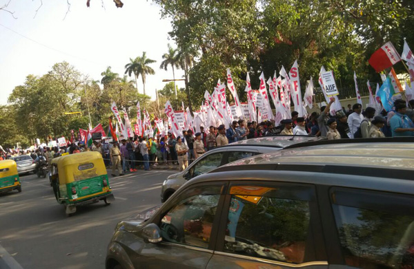 JNU March_EMBED 1_Suhas Munshi