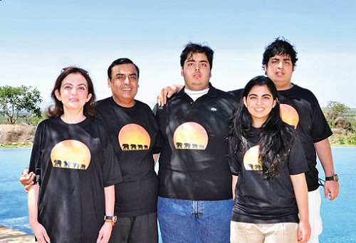 Tina-Ambani-Brother-in-law-Mukesh-Ambani-sons-Akash-Anant-and-daughter-Isha.jpg