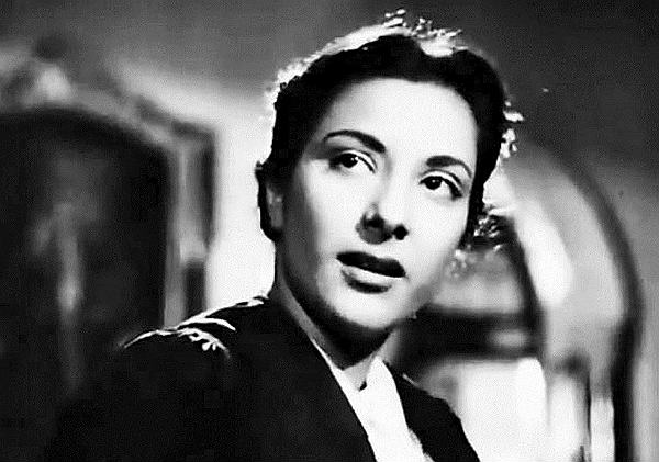 Nargis-Awaara-film-still-600