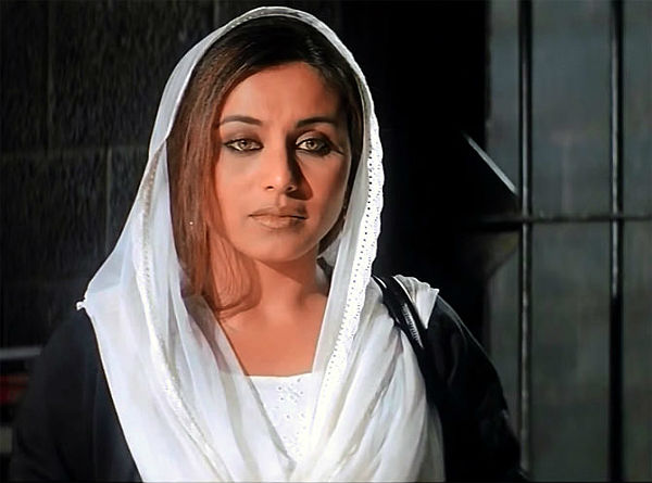 Rani-Mukerji-Veer-Zaara-film-still-600