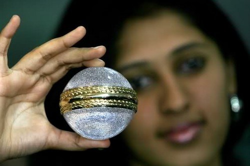Expensive-Cricket-Ball.jpg