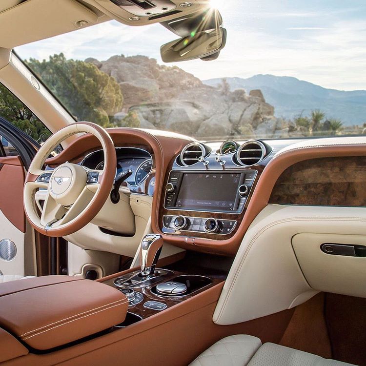 Bentley Bentayga3.jpg