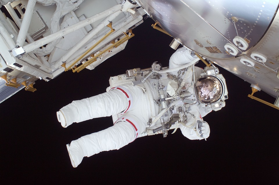 astronaut.jpg