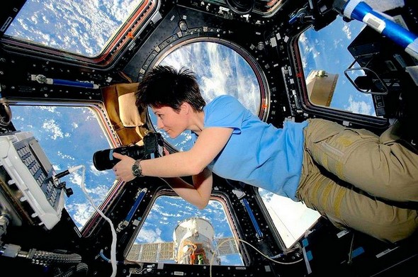 female astronaut.jpg