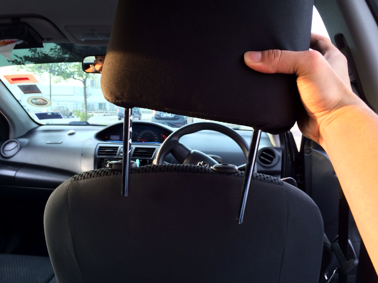 removing car headrest.jpg