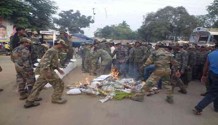 Bastar police burning effigy of social activists and journalists 