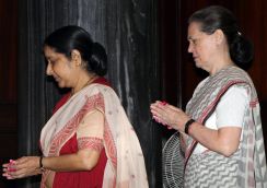 Why Sushma Swaraj's self-defence doesn't wash with Congress  