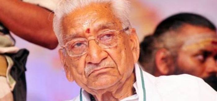VHP leader Ashok Singhal's health deteriorates, Rajnath Singh and other leaders visit him in Hospital 