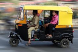 Ghaziabad: Snapdeal employee abducted while she was on call with parents 