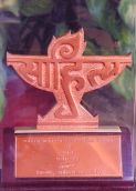 Six more authors give back Sahitya Akademi awards in protest 