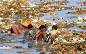 एक पूरा मंत्रालय भी गंगा को नहीं बचा पा रहा 
