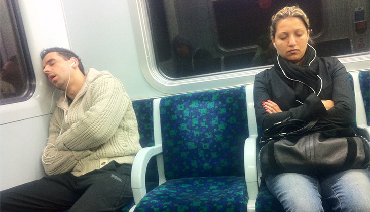 Work starts early & forever sleepy? Here are 10 ways to avoid morning madness 
