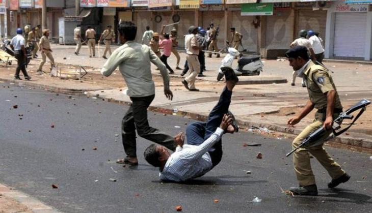 Srinagar: Curfew-like situation imposed to curtail separatists' march 